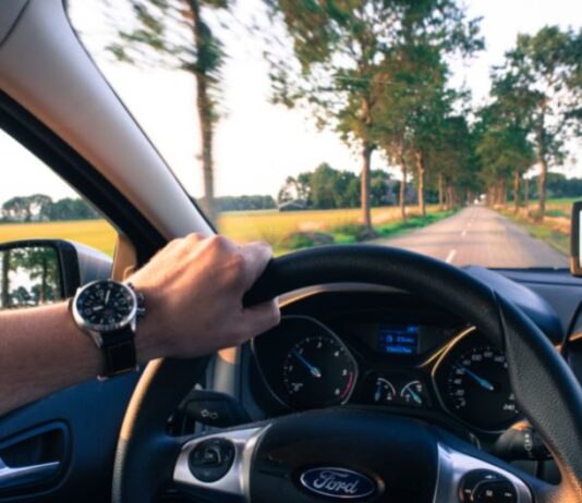 can you drive in saudi arabia with UK license
